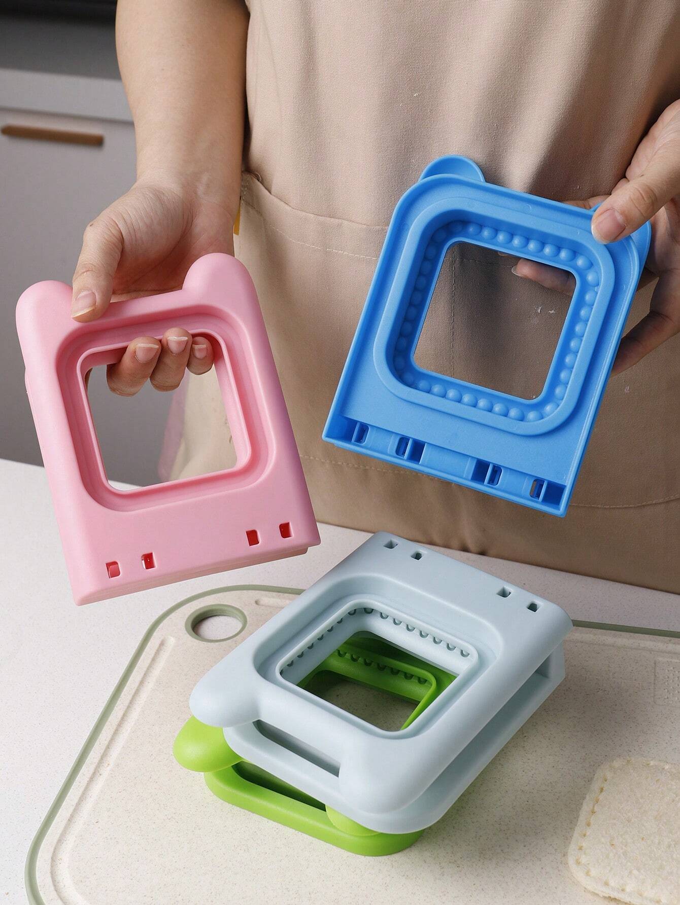 CleverKids Crust Cutter